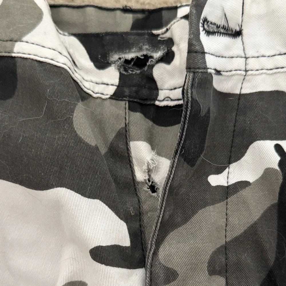 Camouflage Cargo Pants - Picture 4 of 6